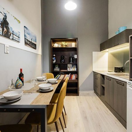 Apartament Urban Tranquillity By The Main Shopping Street Budapeszt Zewnętrze zdjęcie
